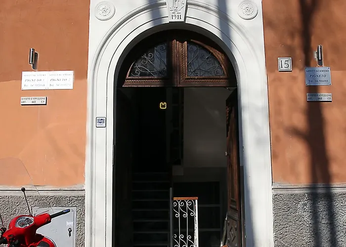 Pigneto Pensión 3*